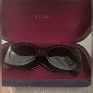 Beautiful authentic Gucci sunglasses with large GG logo on both sides